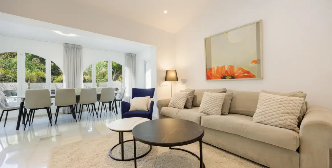 Alquiler a largo plazo de villa independiente en Costabella 4