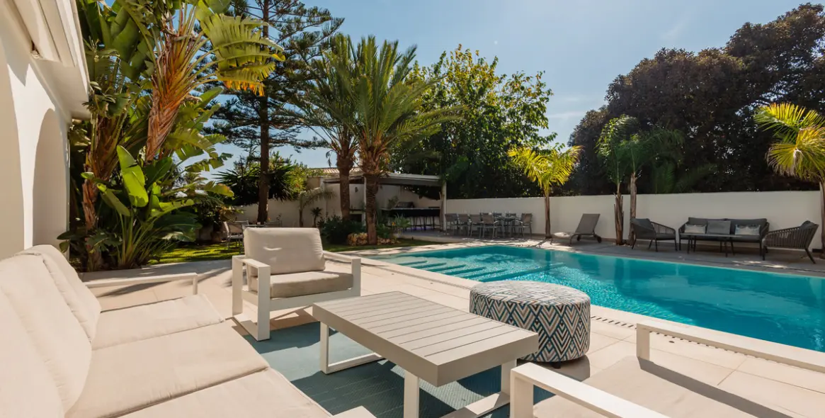 Alquiler a largo plazo de villa independiente en Costabella 6