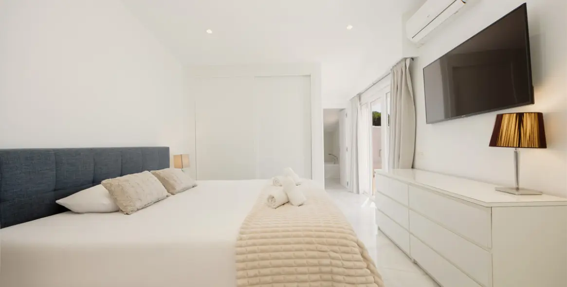 Alquiler a largo plazo de villa independiente en Costabella 20