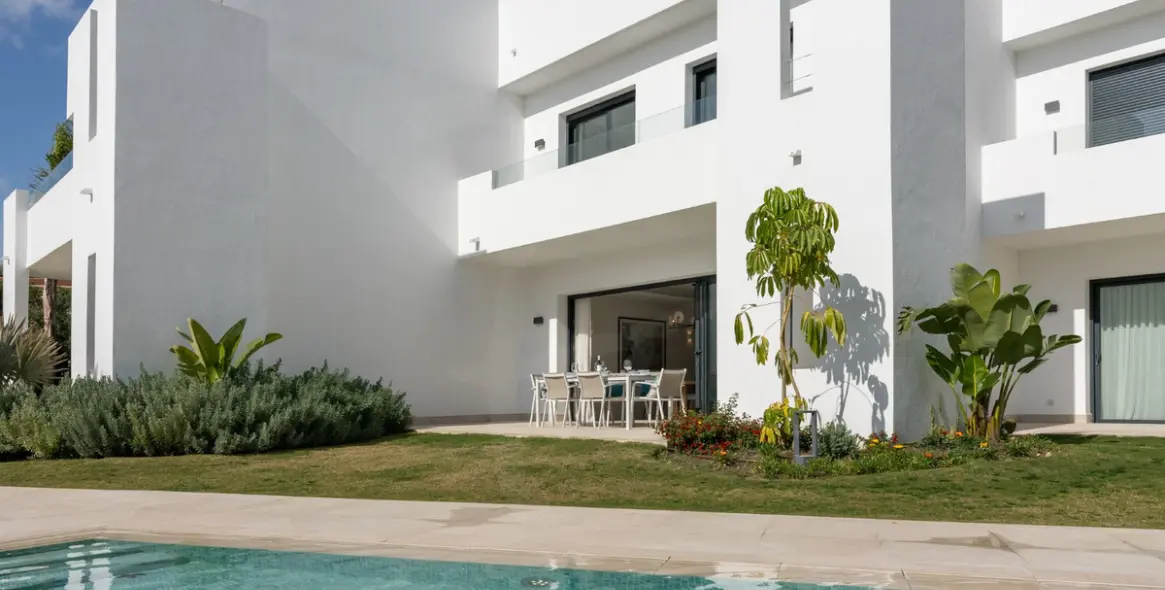 Краткосрочная аренда дома на две семьи в Nueva Andalucía 1