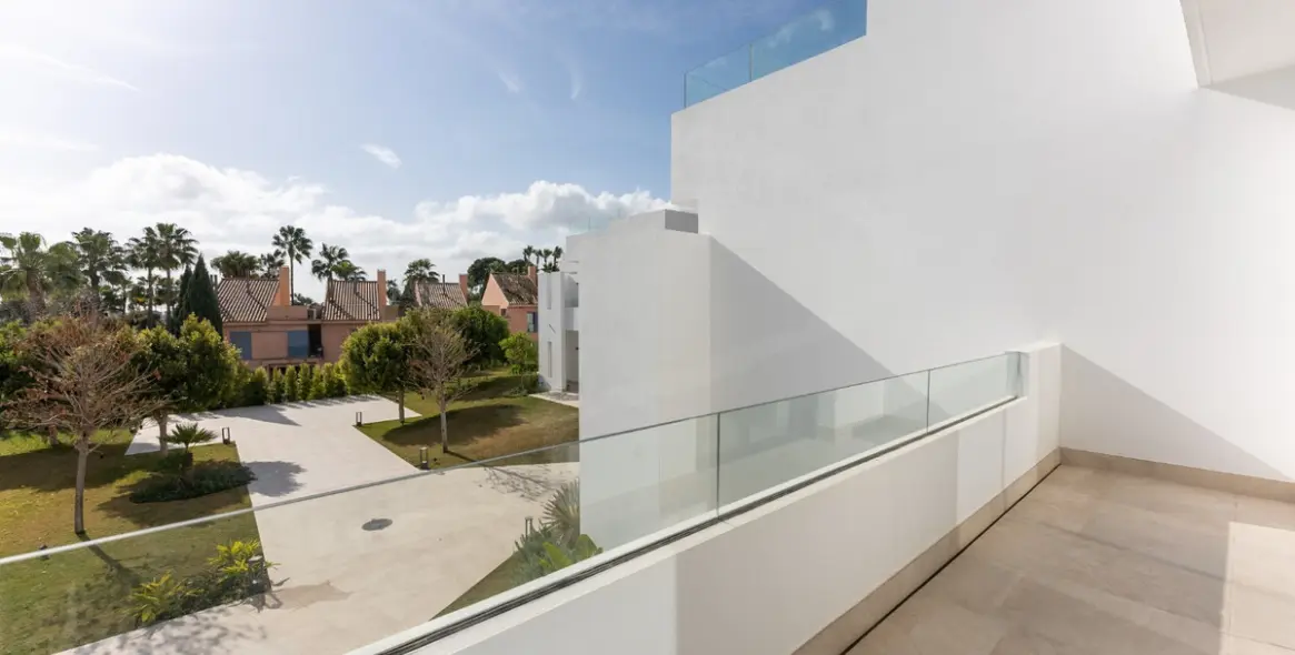 Краткосрочная аренда дома на две семьи в Nueva Andalucía 12