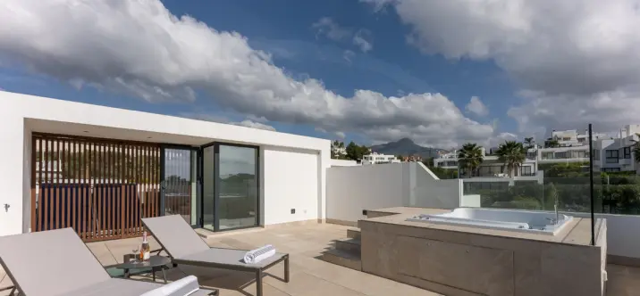 Short-term rent of semi-detached house in Nueva Andalucía 4