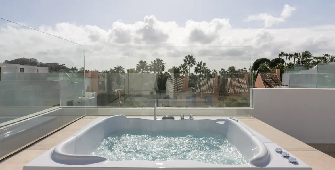 Short-term rent of semi-detached house in Nueva Andalucía 20