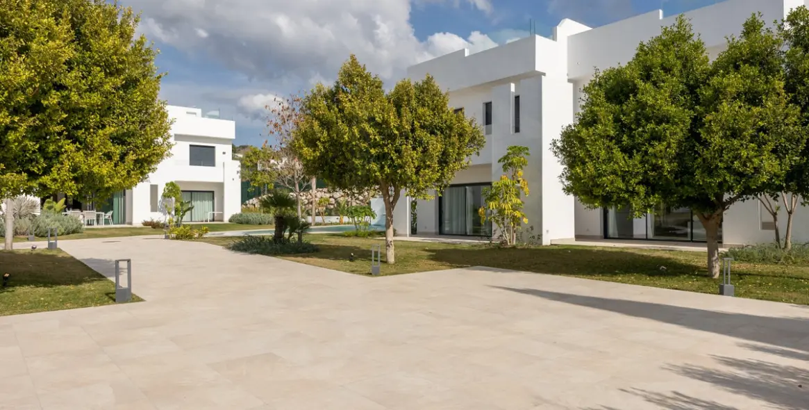 Short-term rent of semi-detached house in Nueva Andalucía 23