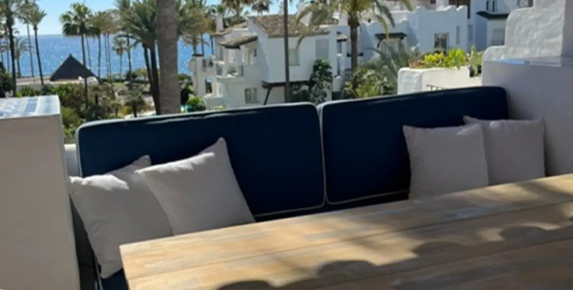 Краткосрочная аренда апартаментов на среднем этаже в Estepona 3