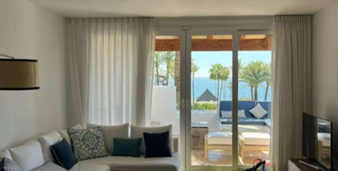 Краткосрочная аренда апартаментов на среднем этаже в Estepona 4