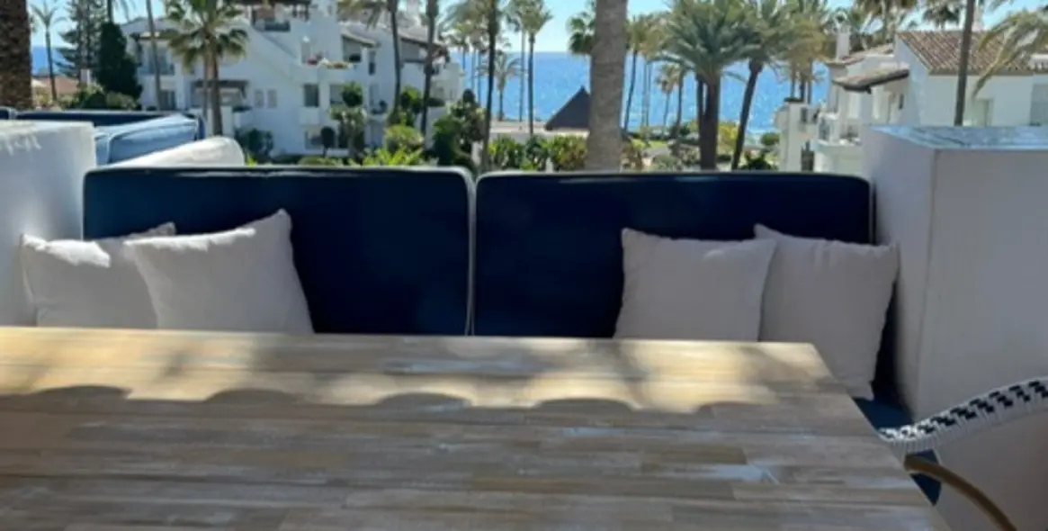 Краткосрочная аренда апартаментов на среднем этаже в Estepona 5