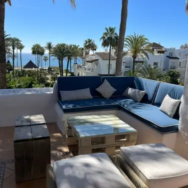 Short-term rent of middle floor apartment in Estepona