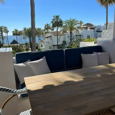 Short-term rent of middle floor apartment in Estepona