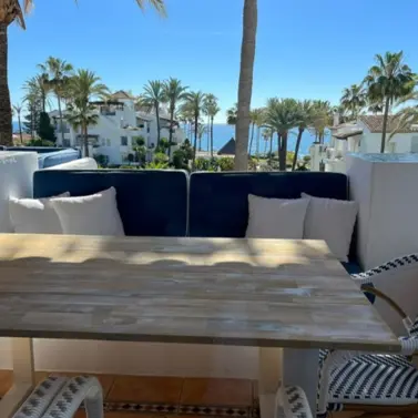 Short-term rent of middle floor apartment in Estepona