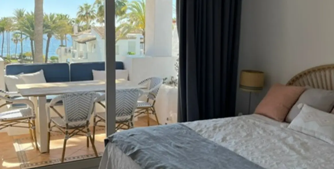 Short-term rent of middle floor apartment in Estepona 6