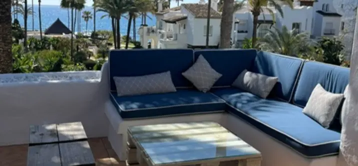 Short-term rent of middle floor apartment in Estepona 0