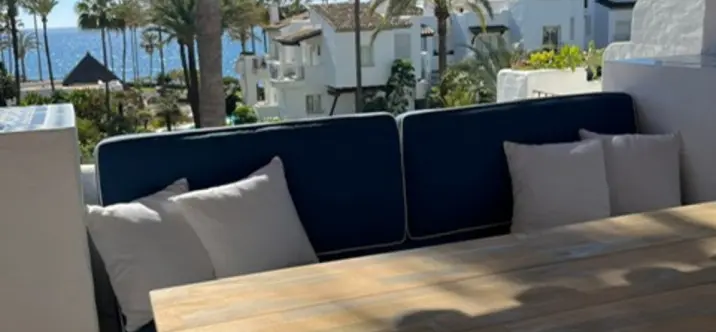 Short-term rent of middle floor apartment in Estepona 2