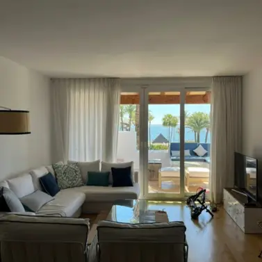 Short-term rent of middle floor apartment in Estepona