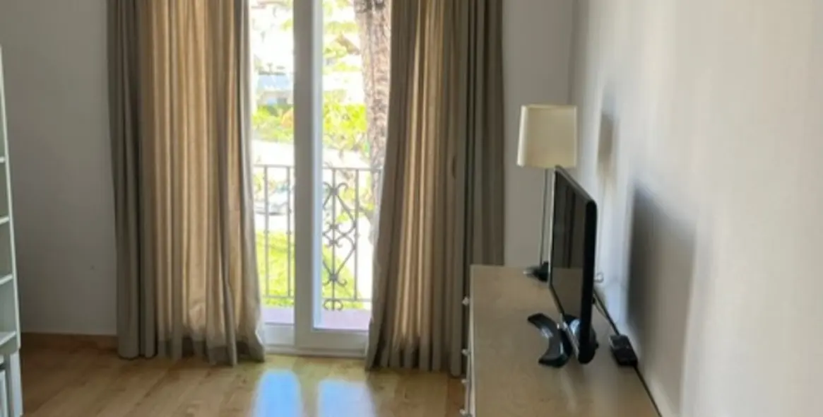 Краткосрочная аренда апартаментов на среднем этаже в Estepona 10