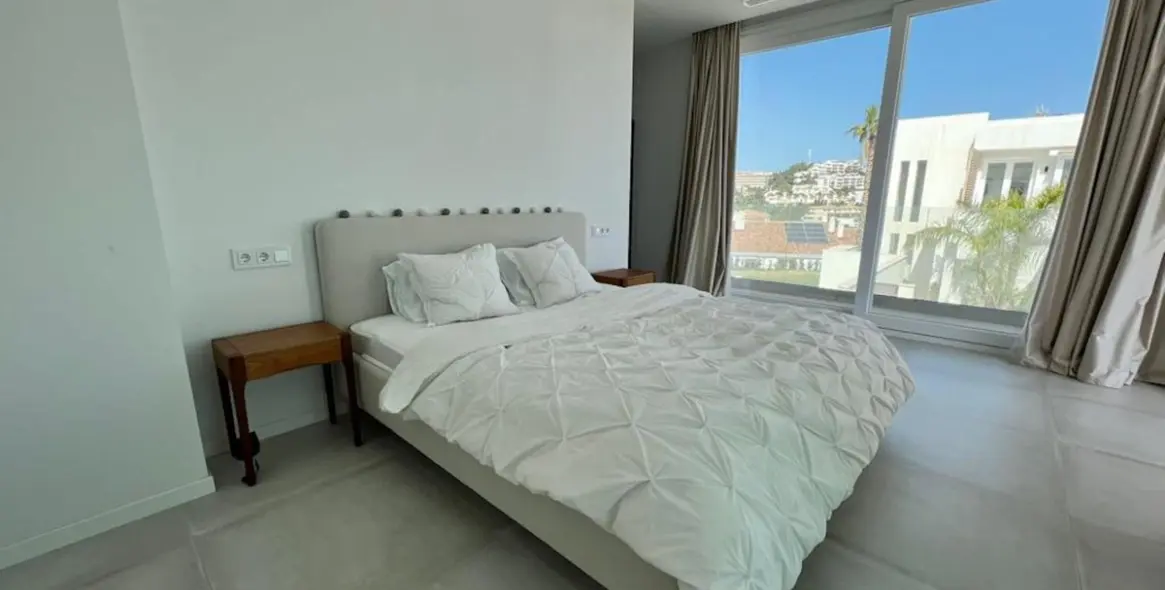 Краткосрочная аренда  отдельно стоящей виллы в Calahonda 12