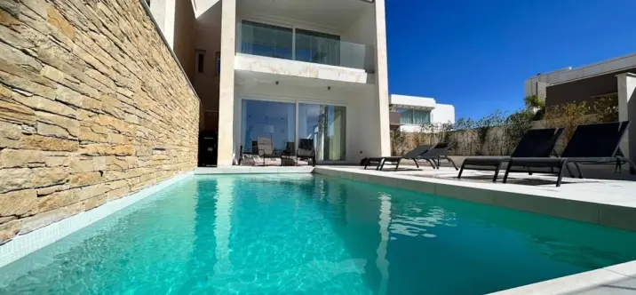 Short-term rent of detached villa in Calahonda 1