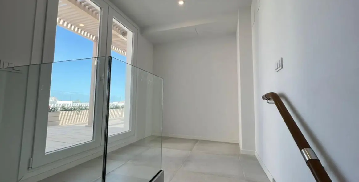 Краткосрочная аренда  отдельно стоящей виллы в Calahonda 24