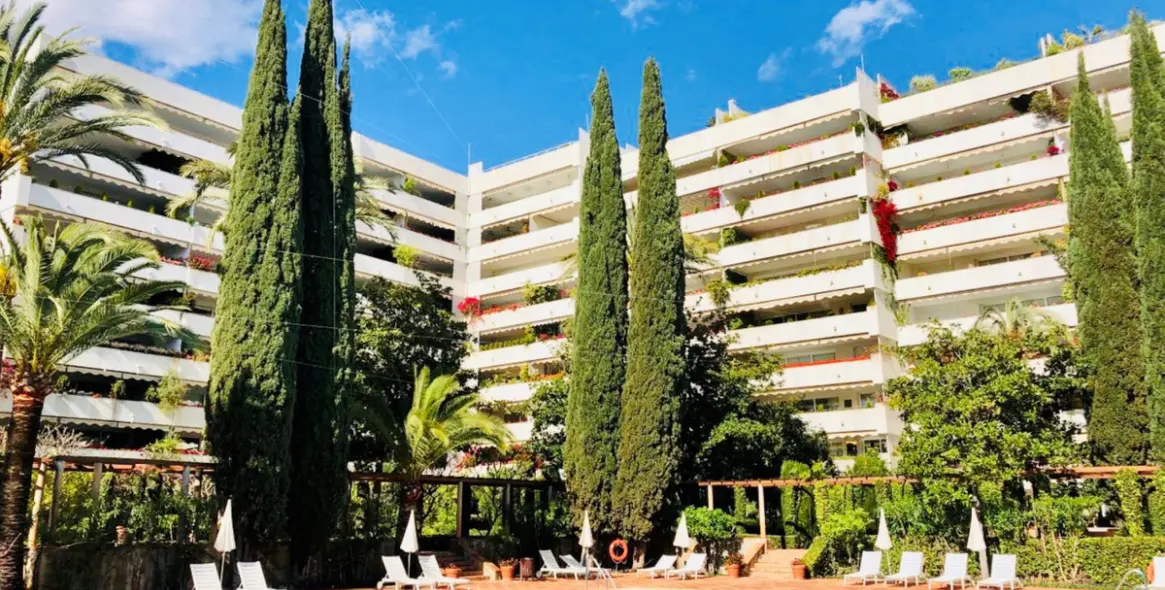 Short-term rent of middle floor apartment in Marbella 1
