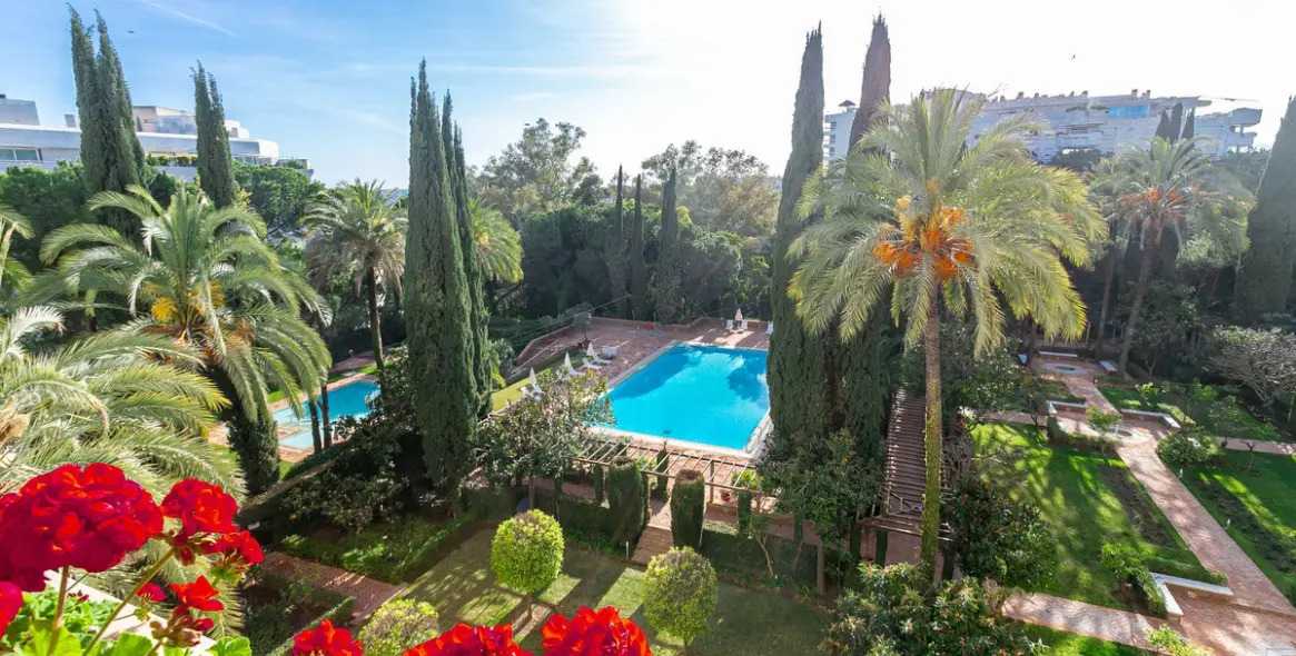 Short-term rent of middle floor apartment in Marbella 2