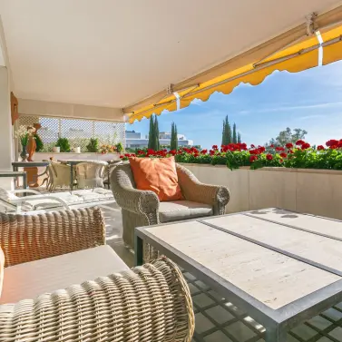 Краткосрочная аренда апартаментов на среднем этаже в Marbella