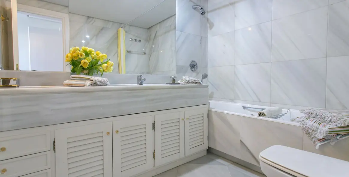 Short-term rent of middle floor apartment in Marbella 8