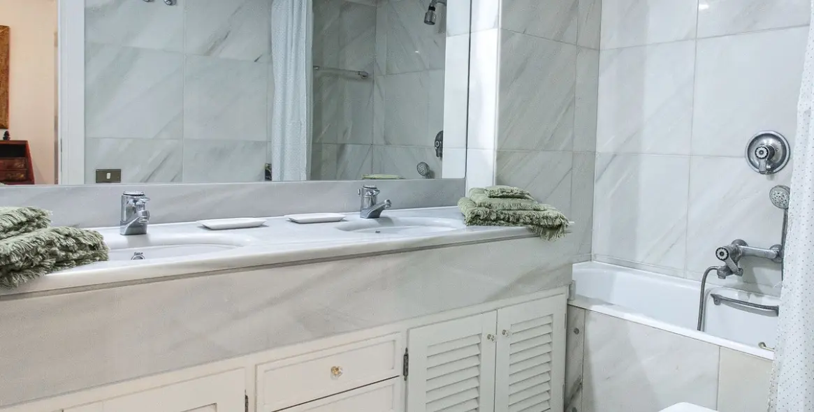 Short-term rent of middle floor apartment in Marbella 11