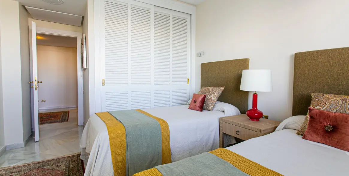 Short-term rent of middle floor apartment in Marbella 13