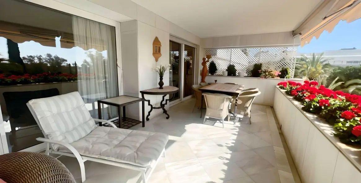 Short-term rent of middle floor apartment in Marbella 22