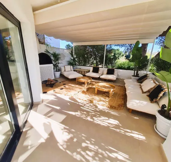 Short-term rent of middle floor apartment in The Golden Mile