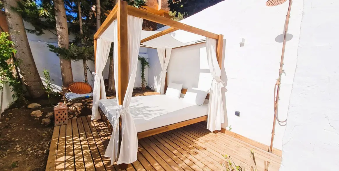 Short-term rent of middle floor apartment in The Golden Mile 3