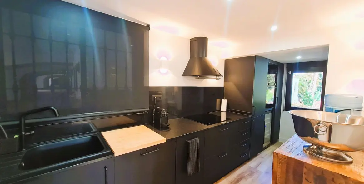 Short-term rent of middle floor apartment in The Golden Mile 7