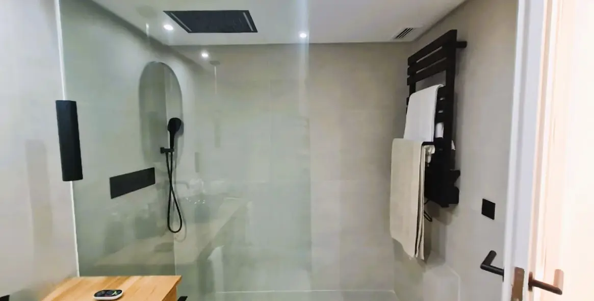 Short-term rent of middle floor apartment in The Golden Mile 16