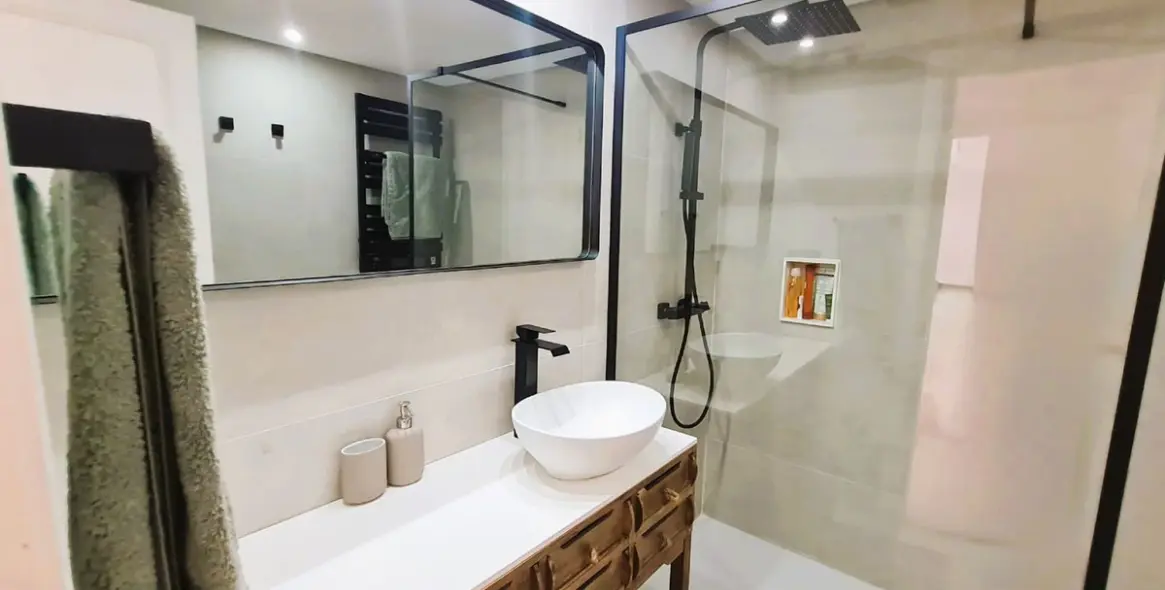 Short-term rent of middle floor apartment in The Golden Mile 18