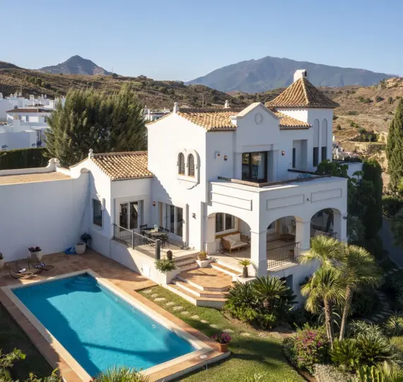 Краткосрочная аренда  отдельно стоящей виллы в Benahavís