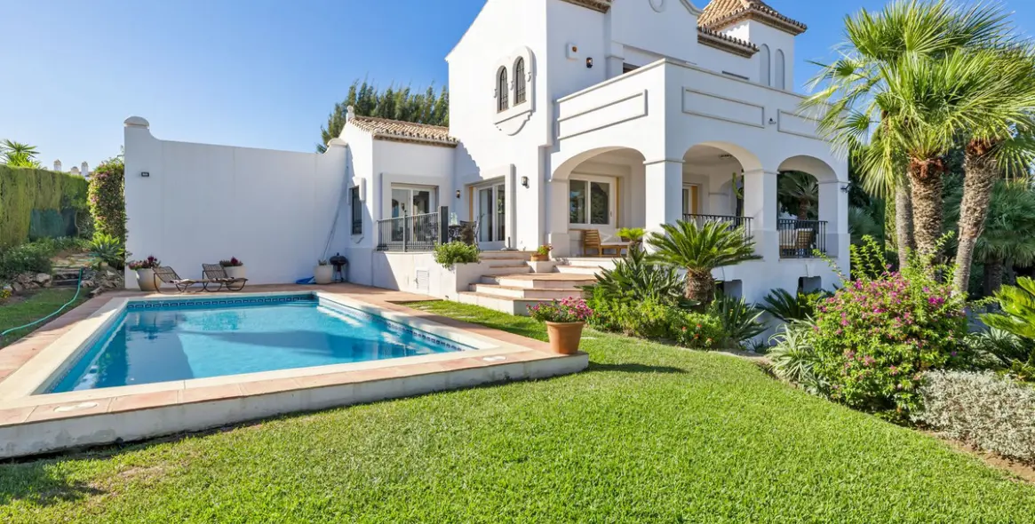 Краткосрочная аренда  отдельно стоящей виллы в Benahavís 2