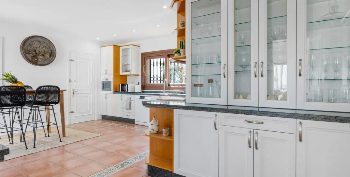 Краткосрочная аренда  отдельно стоящей виллы в Benahavís 17