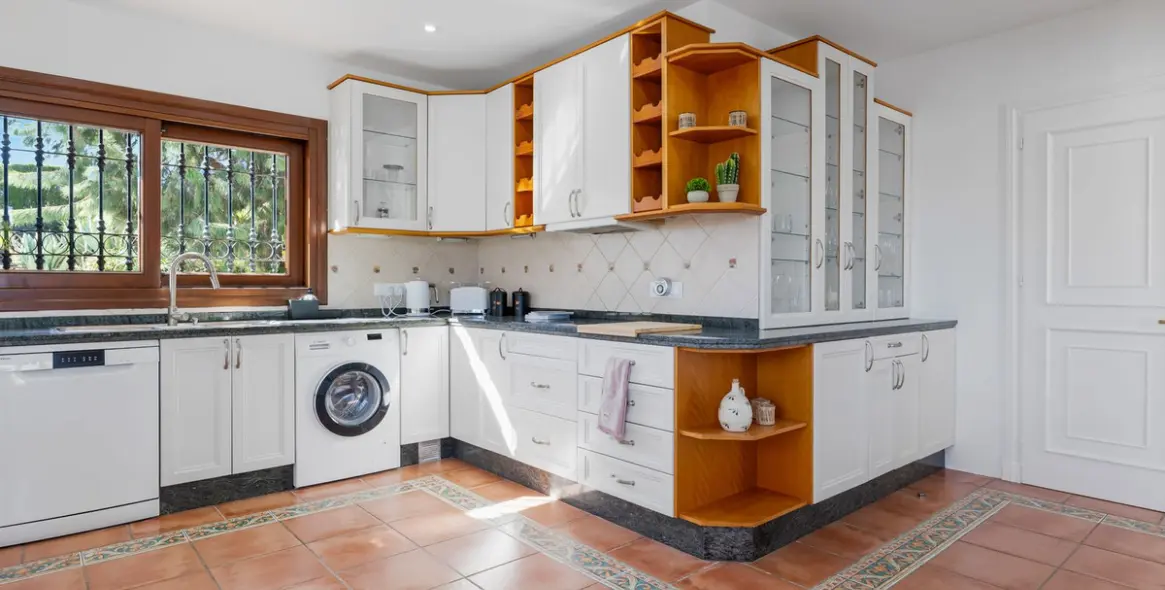 Краткосрочная аренда  отдельно стоящей виллы в Benahavís 14