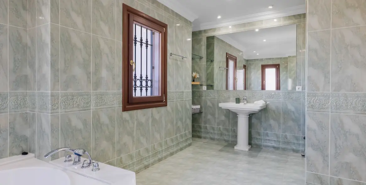 Краткосрочная аренда  отдельно стоящей виллы в Benahavís 37