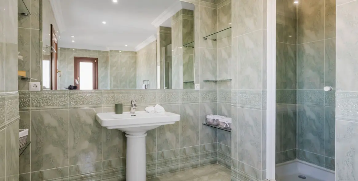 Краткосрочная аренда  отдельно стоящей виллы в Benahavís 38