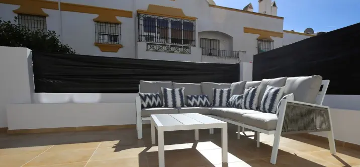 Short-term rent of townhouse in Marbella 0