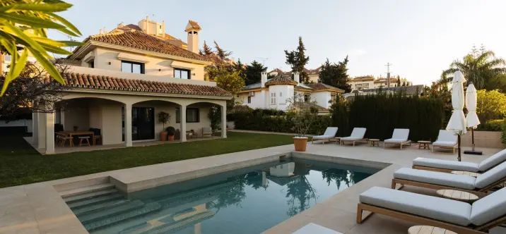 Short-term rent of detached villa in Marbella 0
