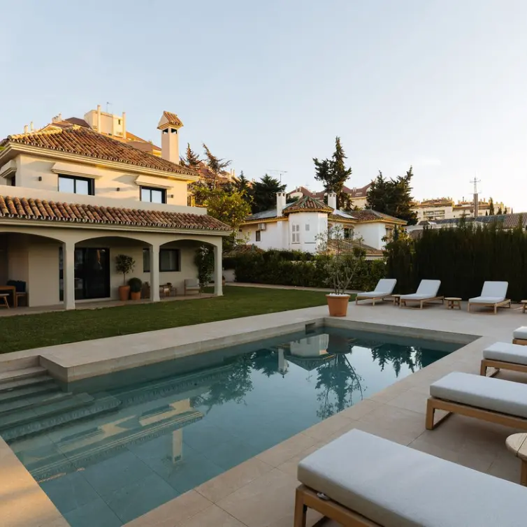 Short-term rent of detached villa in Marbella