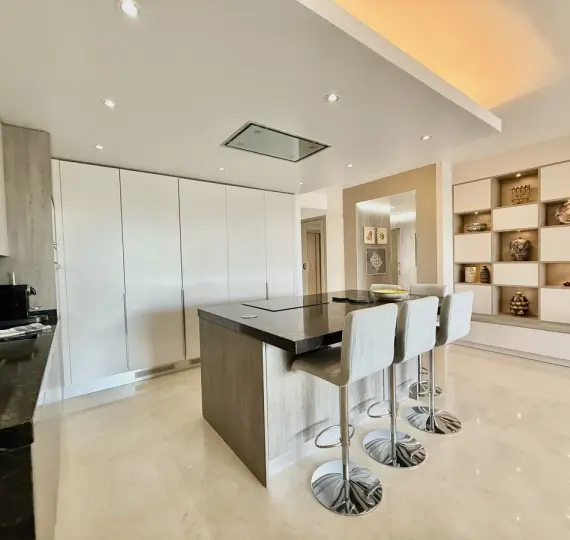 Short-term rent of middle floor apartment in The Golden Mile