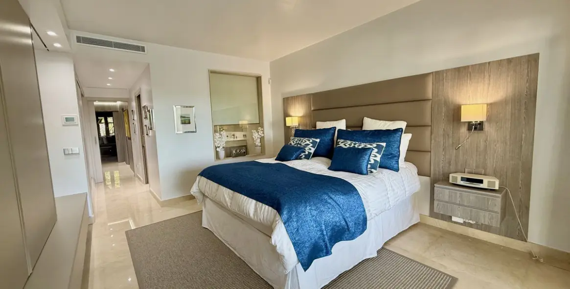 Short-term rent of middle floor apartment in The Golden Mile 17