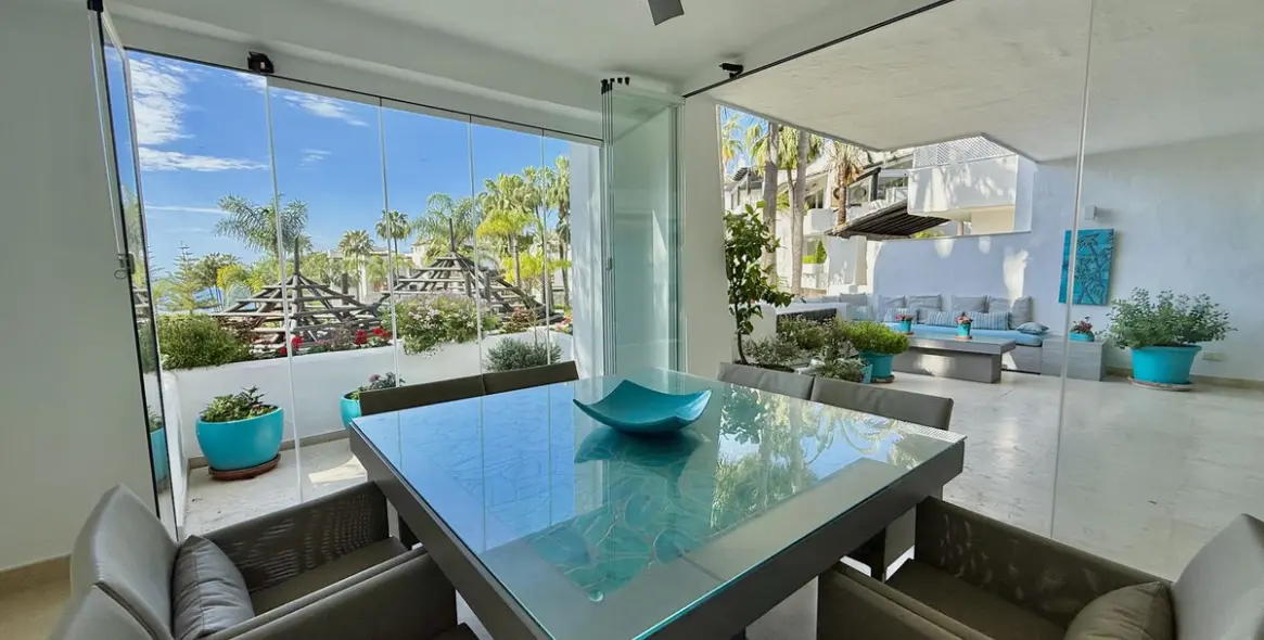 Short-term rent of middle floor apartment in The Golden Mile 19