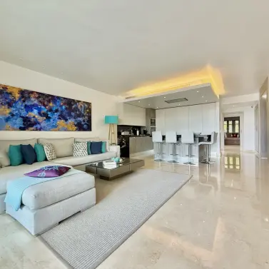 Short-term rent of middle floor apartment in The Golden Mile