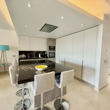 Short-term rent of middle floor apartment in The Golden Mile