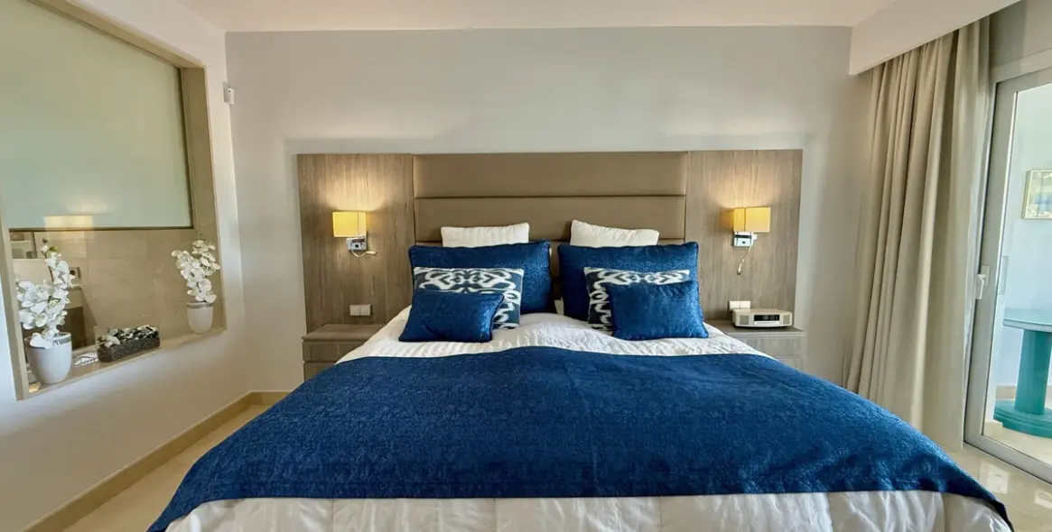 Short-term rent of middle floor apartment in The Golden Mile 16