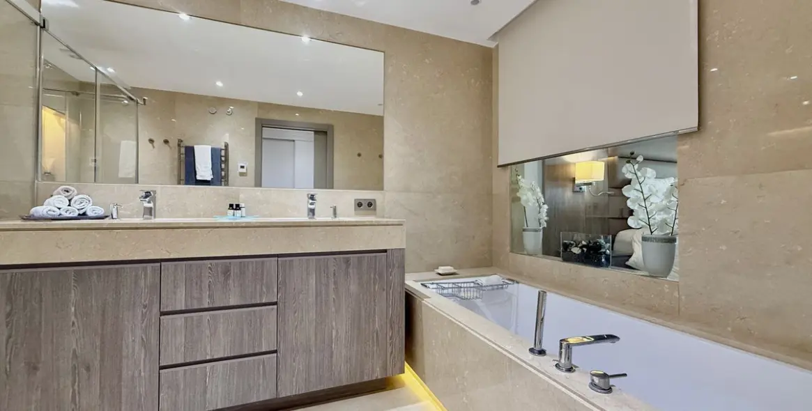 Short-term rent of middle floor apartment in The Golden Mile 21